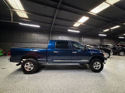Used 2008 Dodge Ram 2500 Truck Laramie AWD/4WD image 4