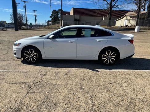 Used 2025 Chevrolet Malibu RS image 2