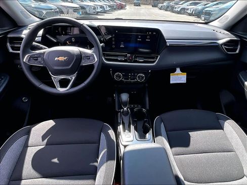 New 2026 Chevrolet TrailBlazer LT w/ Convenience Package AWD/4WD image 12