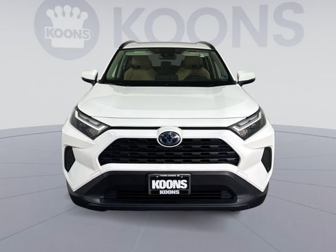 Used 2022 Toyota RAV4 XLE w/ Convenience Package AWD/4WD image 11