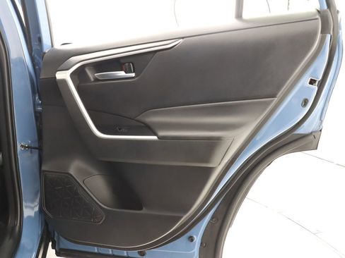 Used 2022 Toyota RAV4 SE w/ Convenience Package image 37