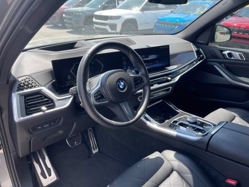 Used 2024 BMW X5 xDrive40i w/ M Sport Package AWD/4WD image 11