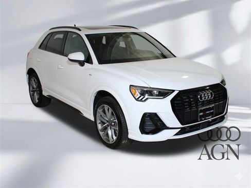 Certified 2025 Audi Q3 2.0T Premium w/ Convenience Package image 11