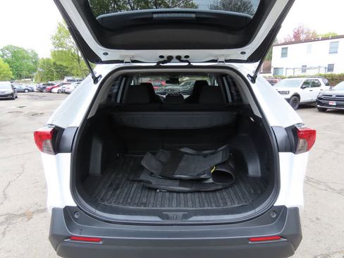 Used 2025 Toyota RAV4 LE AWD/4WD image 9