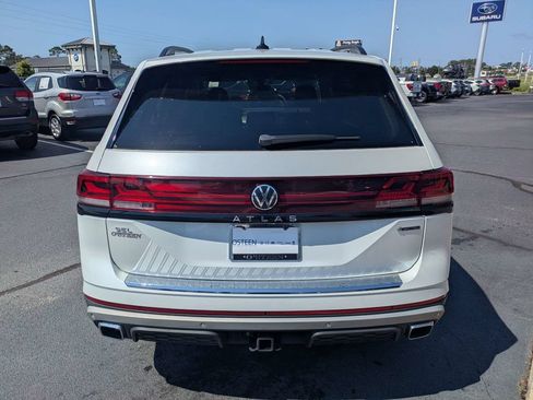 Used 2024 Volkswagen Atlas Peak Edition SEL AWD/4WD image 6