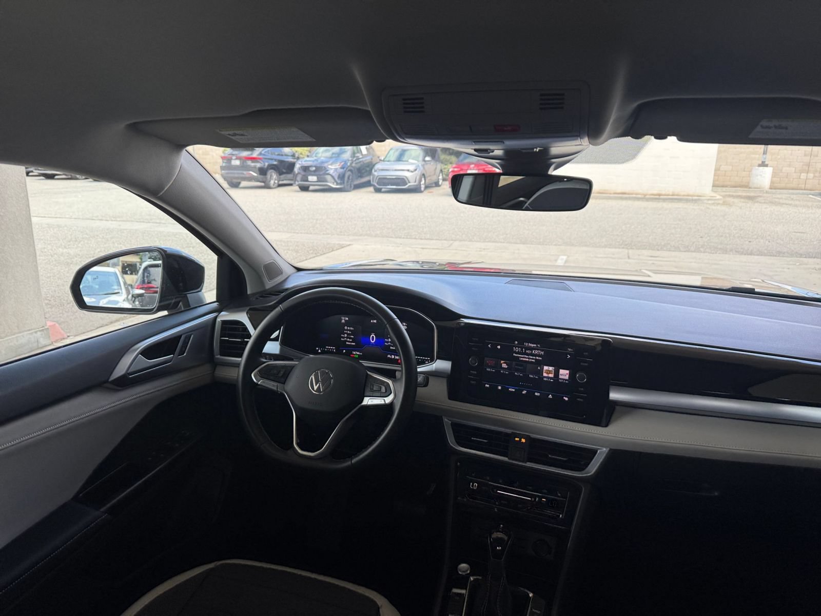 Used 2026 Volkswagen Taos SE FWD image 34
