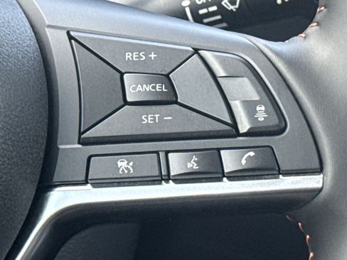 Used 2025 Nissan Sentra SR FWD image 19