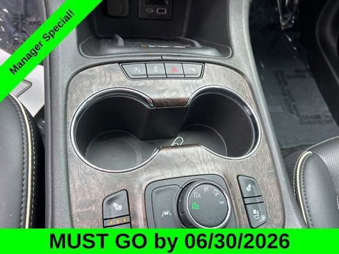 Used 2023 GMC Acadia Denali w/ Denali Ultimate Package AWD/4WD image 27