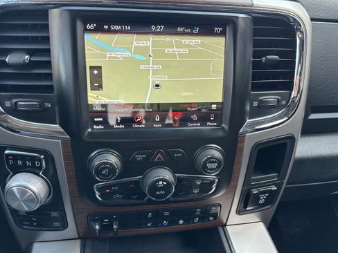 Used 2018 RAM 1500 Laramie AWD/4WD image 15