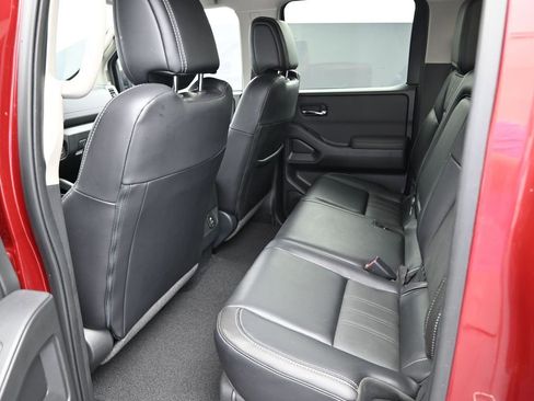 Used 2024 Nissan Frontier SL w/ Technology Package RWD image 11
