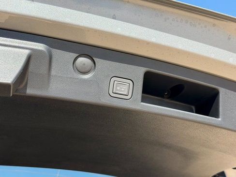 New 2026 Chevrolet Equinox LT w/ Convenience Package II image 16