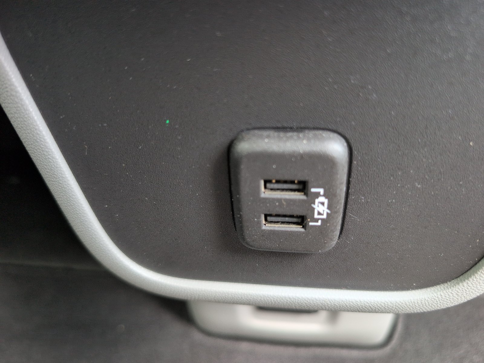 Used 2024 GMC Terrain SLE w/ Driver Convenience Package FWD image 14