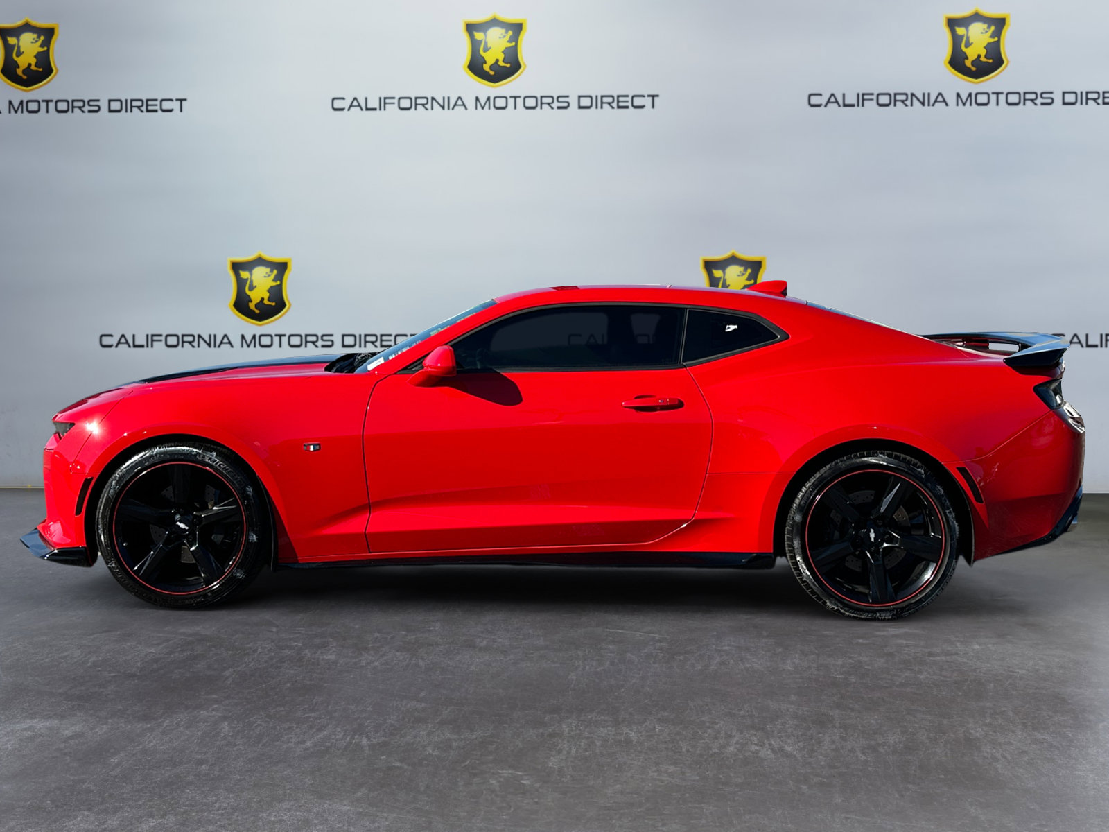 Used 2016 Chevrolet Camaro SS RWD image 2