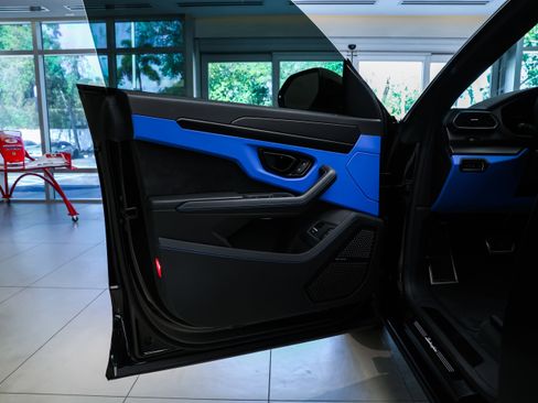 Used 2024 Lamborghini Urus S AWD/4WD image 29