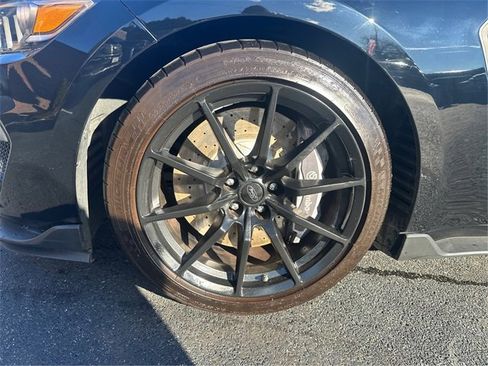 Used 2016 Ford Mustang Shelby GT350 w/ Technology Package image 15