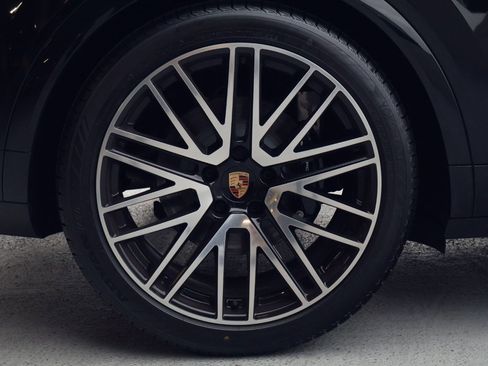 New 2026 Porsche Cayenne image 27