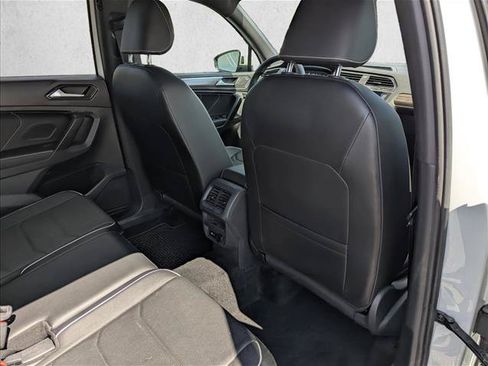 Used 2022 Volkswagen Tiguan SEL R-Line AWD/4WD image 29