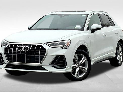 Certified 2024 Audi Q3 2.0T Premium Plus image 2