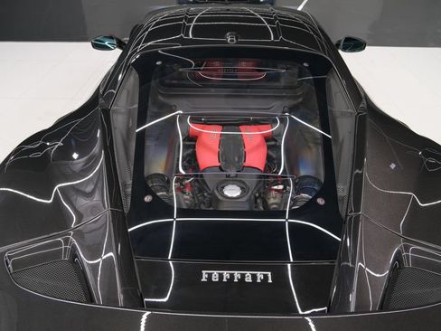 Used 2022 Ferrari F8 Tributo RWD image 31