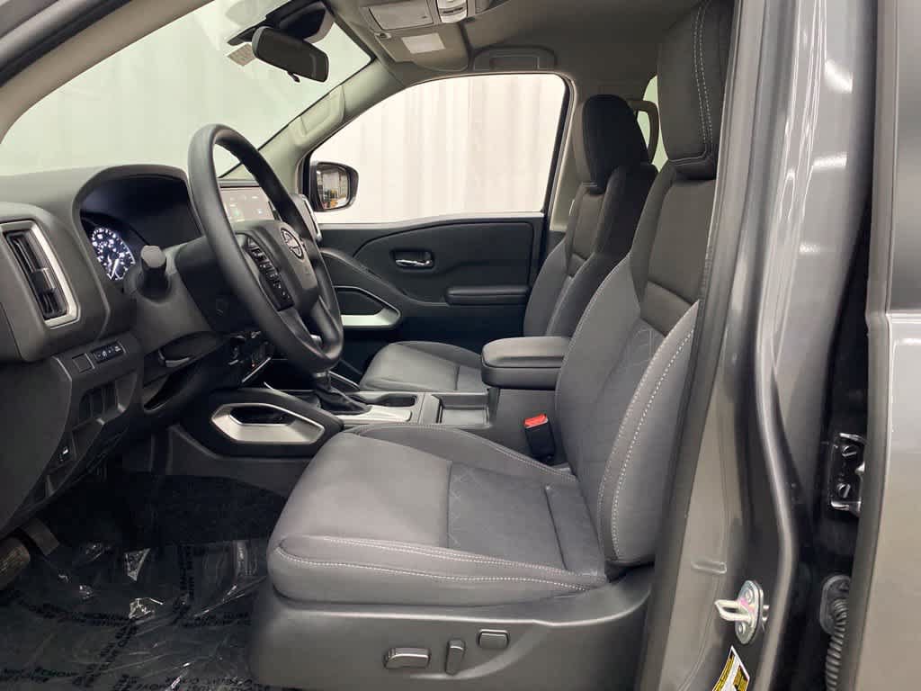 Used 2025 Nissan Frontier SV AWD/4WD image 12