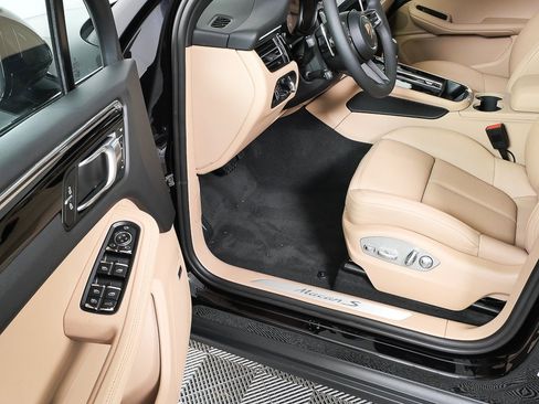New 2026 Porsche Macan S image 8