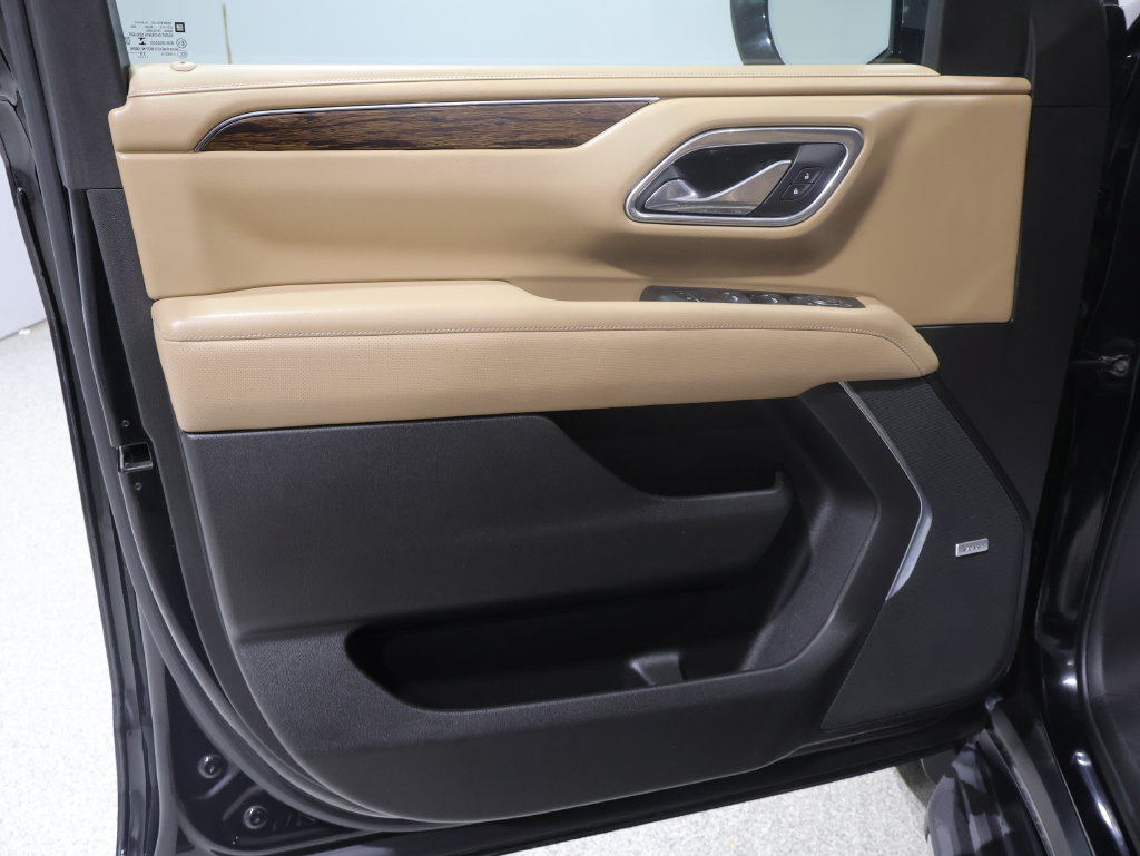 Used 2021 Chevrolet Tahoe Premier w/ Premium Package AWD/4WD image 14
