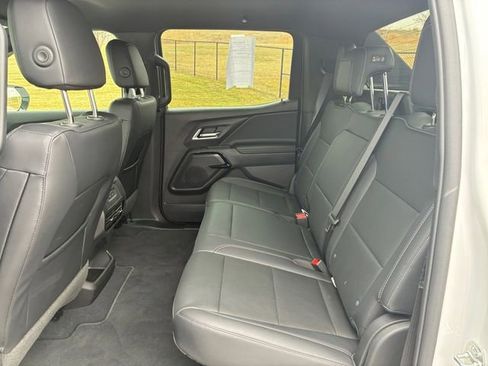 New 2025 Chevrolet Silverado EV LT image 17