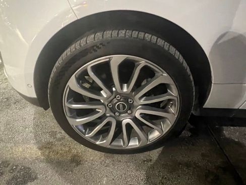 Used 2018 Land Rover Range Rover Supercharged image 11