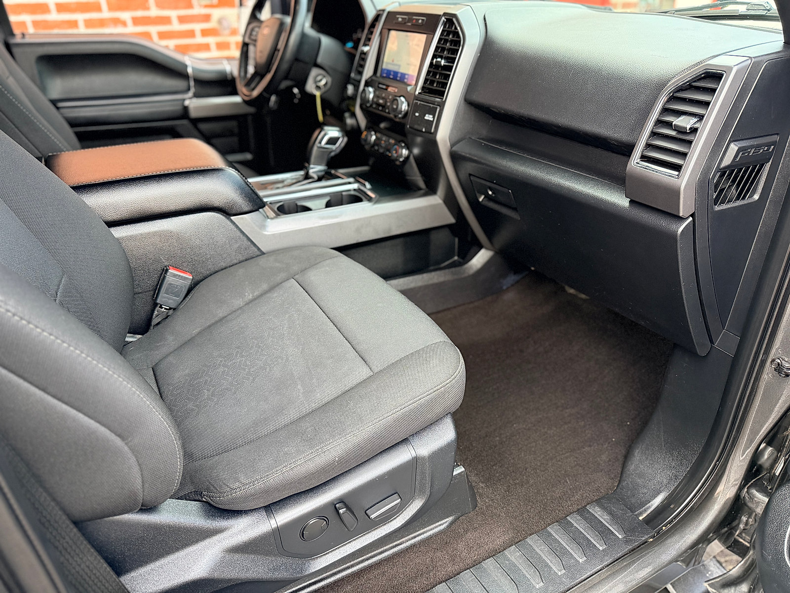 Used 2020 Ford F150 XLT w/ Equipment Group 302A Luxury AWD/4WD image 32
