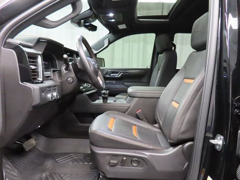 Used 2024 GMC Sierra 1500 AT4 image 9