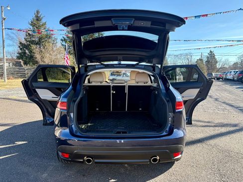 Used 2017 Jaguar F-PACE Prestige image 22