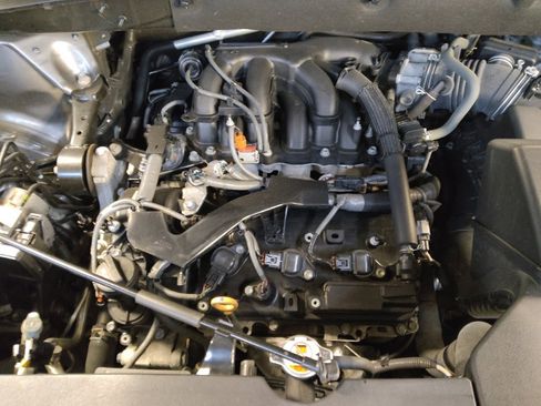 Used 2019 Toyota Highlander SE image 30