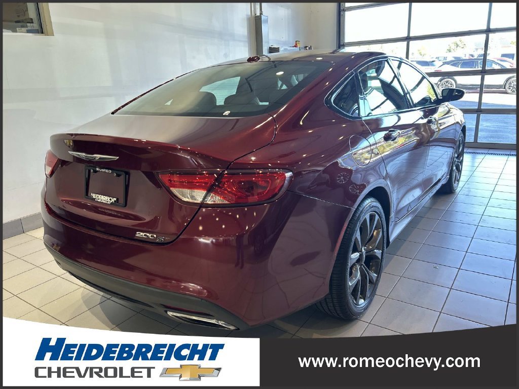 Used 2015 Chrysler 200 S w/ Comfort Group FWD image 4