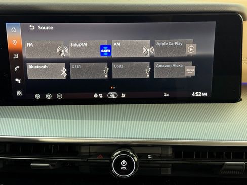 Used 2025 Nissan Murano Platinum image 28