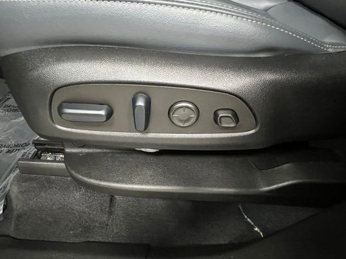 Used 2024 Buick Enclave Premium image 23