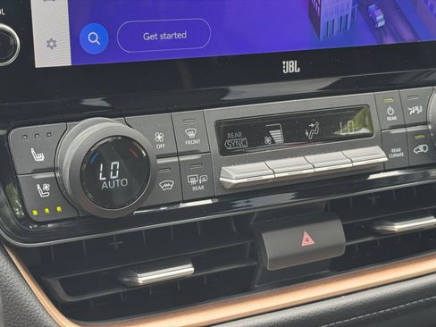 Used 2024 Toyota Grand Highlander AWD Hybrid image 5