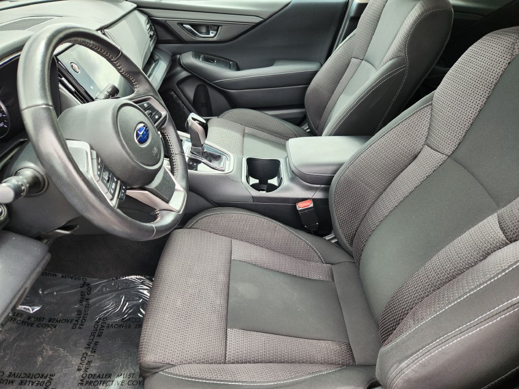 Used 2025 Subaru Outback Premium AWD/4WD image 4