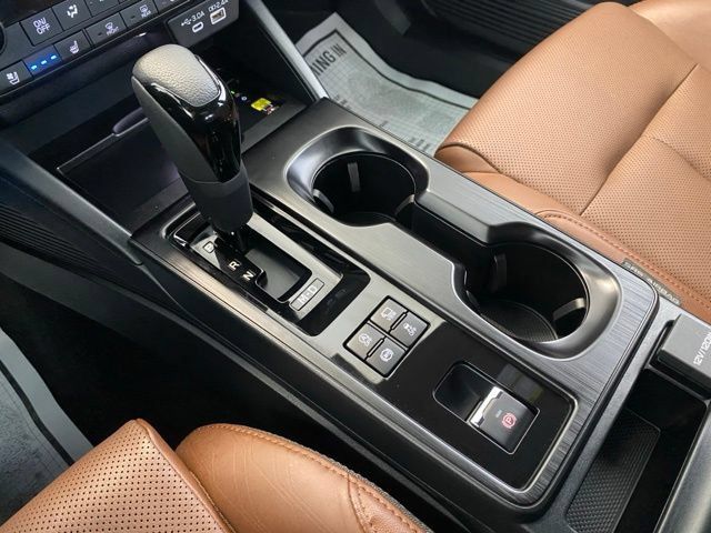 Certified 2026 Subaru Outback Touring AWD/4WD image 24