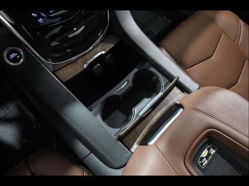 Used 2016 Cadillac Escalade Premium image 18