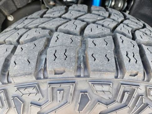 Used 2024 Chevrolet Silverado 2500 ZR2 w/ Technology Package image 28