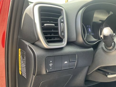 Used 2021 Kia Sportage LX image 28