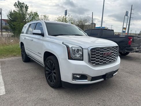 Used 2019 GMC Yukon Denali w/ Denali Ultimate Package image 2
