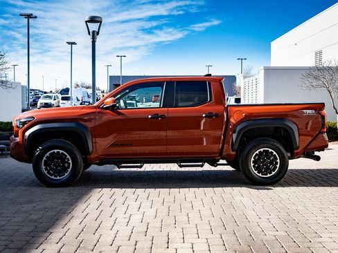 Used 2025 Toyota Tacoma TRD Off-Road w/ TRD Off Road Upgrade Package image 5