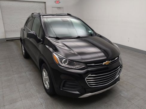 Used 2020 Chevrolet Trax LT w/ LT Convenience Package AWD/4WD image 13