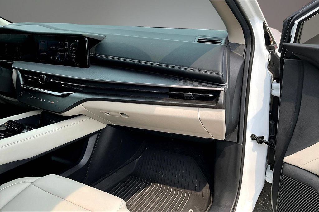 Certified 2025 Nissan Murano SV AWD/4WD image 14