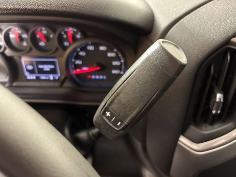 Used 2025 Chevrolet Silverado 1500 Custom image 28