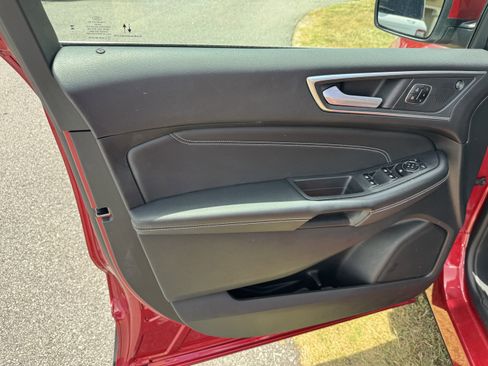 Used 2024 Ford Edge Titanium image 7