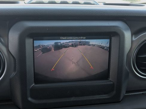 Used 2023 Jeep Wrangler Unlimited AWD/4WD image 19
