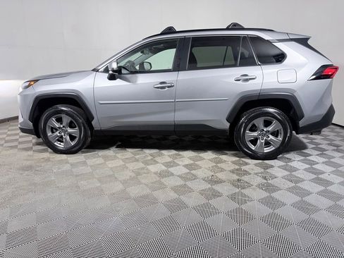 Used 2022 Toyota RAV4 XLE w/ Convenience Package AWD/4WD image 3