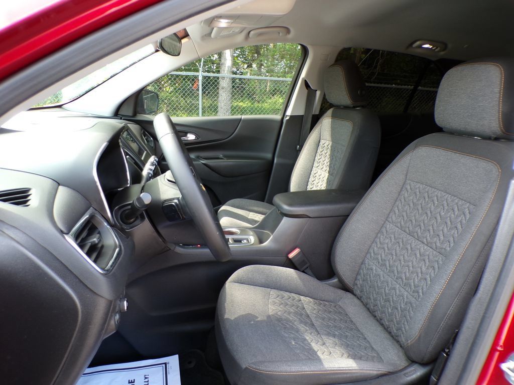 Used 2023 Chevrolet Equinox LT FWD image 13